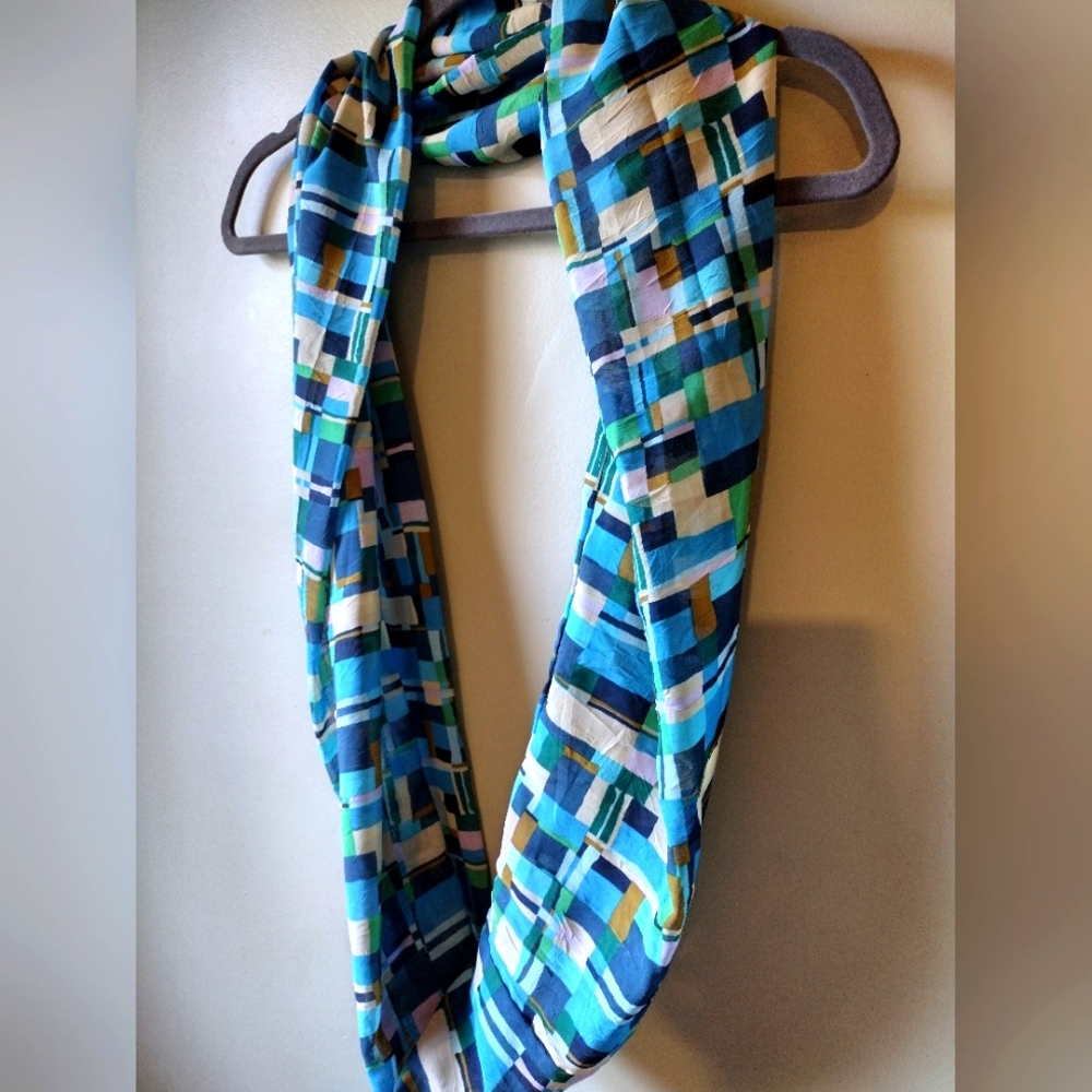 NEW Calvin Klein Chaffon Infinity Scarf